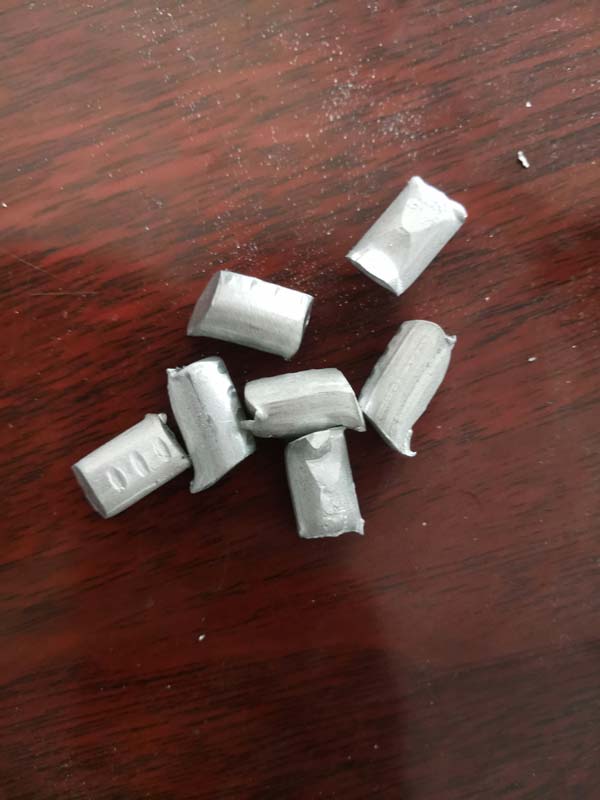 Large aluminum particle